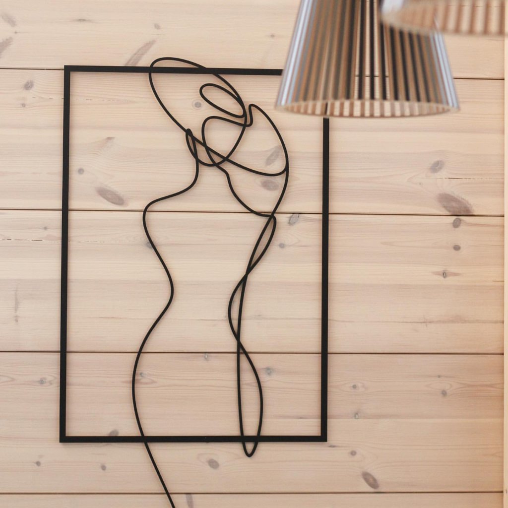 Eco Decor Oy Nainen puinen sisustustaulu olohuone woman - icodecor.com